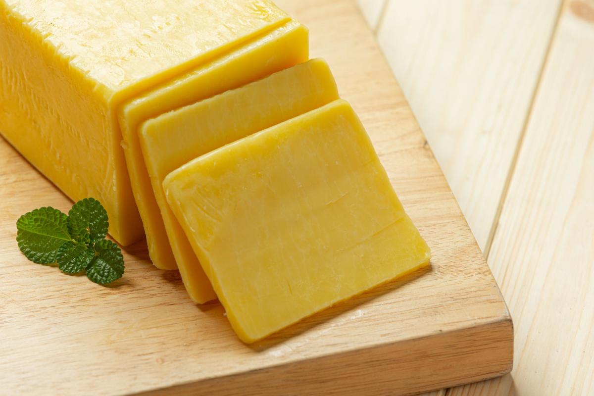 Queso Cheddar: Orígenes, Características y Popularidad Internacional. Imagem de jcomp no Freepik.